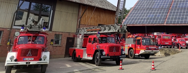 Historischen Feuerwehrfahrzeuge Neuenstadt am Kocher 2023_Photograph ©romeoritter.reporters.de